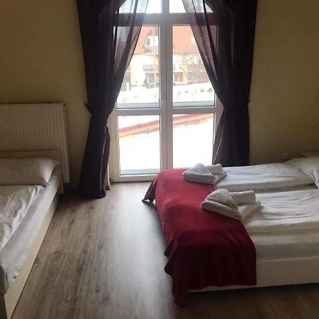 Y Panzio Bed & Breakfast Balatonlelle Ngoại thất bức ảnh