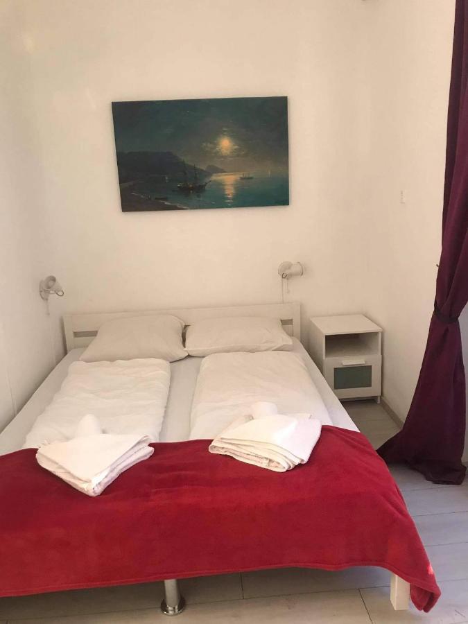 Y Panzio Bed & Breakfast Balatonlelle Ngoại thất bức ảnh