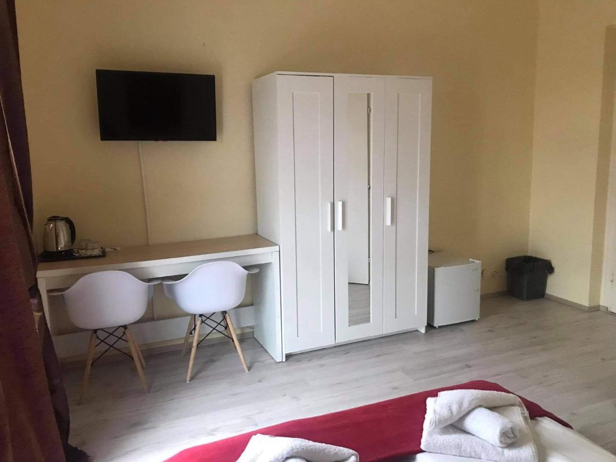 Y Panzio Bed & Breakfast Balatonlelle Ngoại thất bức ảnh