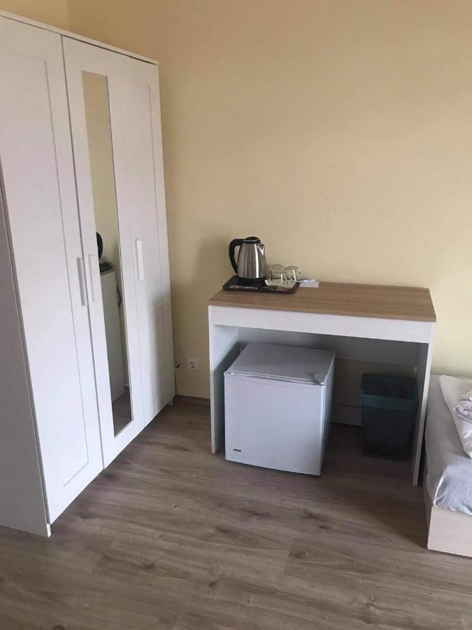 Y Panzio Bed & Breakfast Balatonlelle Ngoại thất bức ảnh
