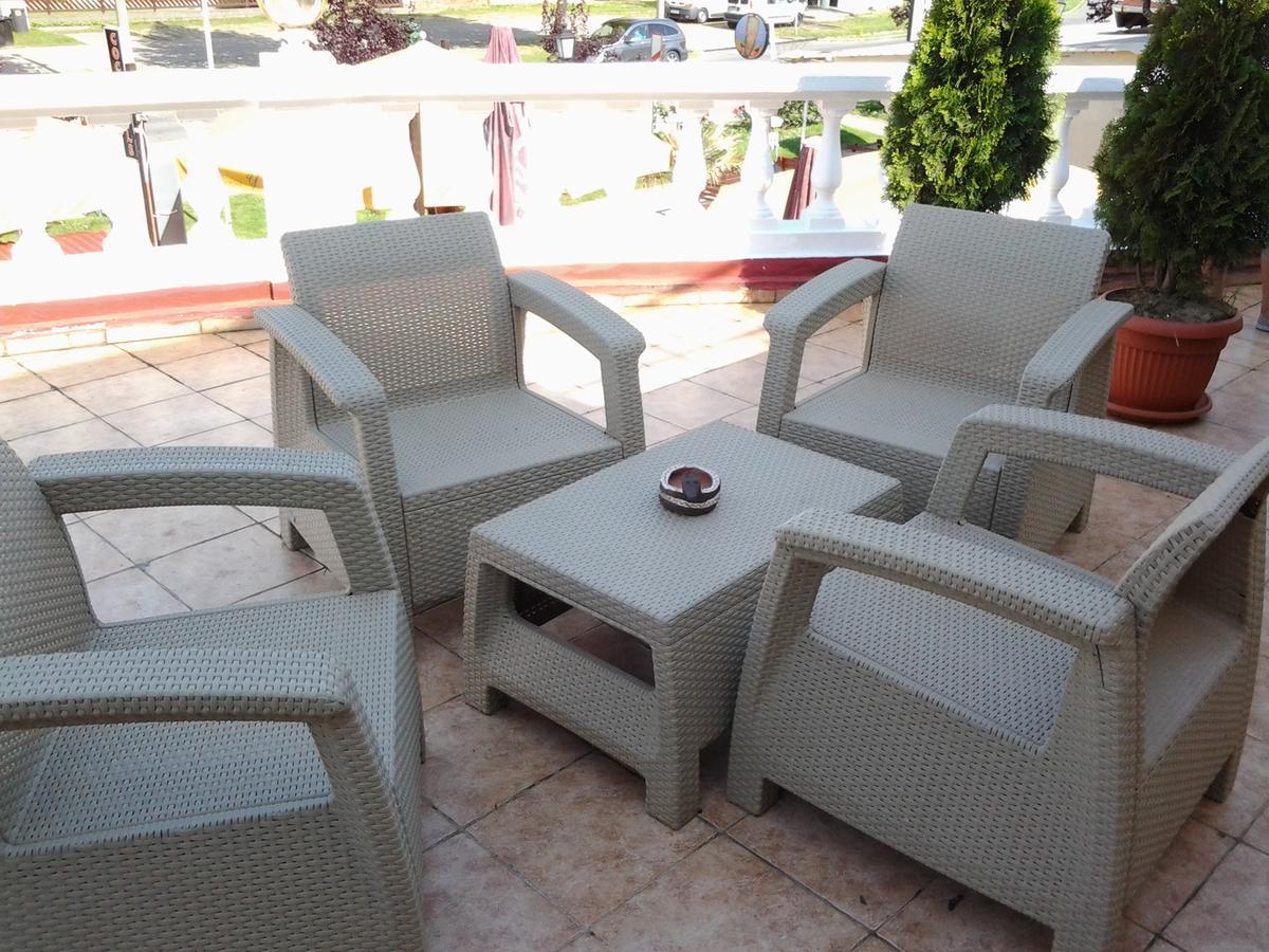 Y Panzio Bed & Breakfast Balatonlelle Ngoại thất bức ảnh